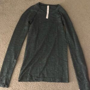 Lululemon long sleeve no longer need.